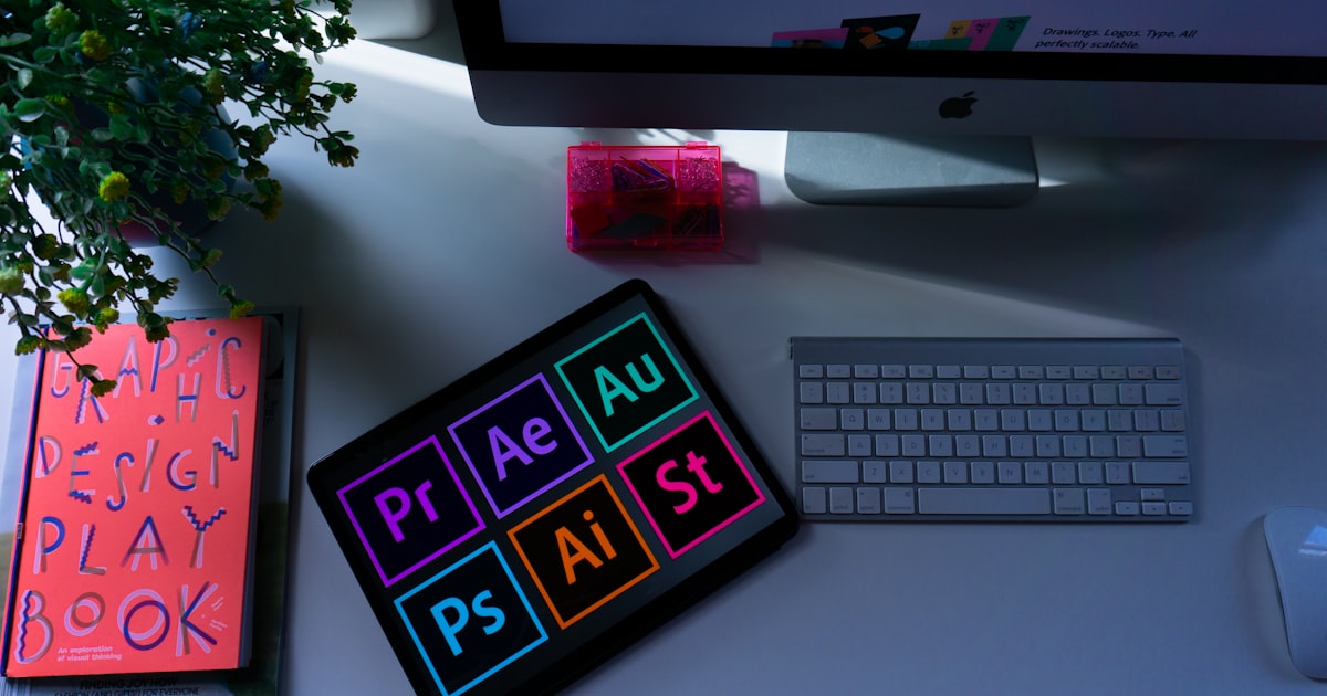Canva Pro vs Adobe Express 2026：设计工具终极对比